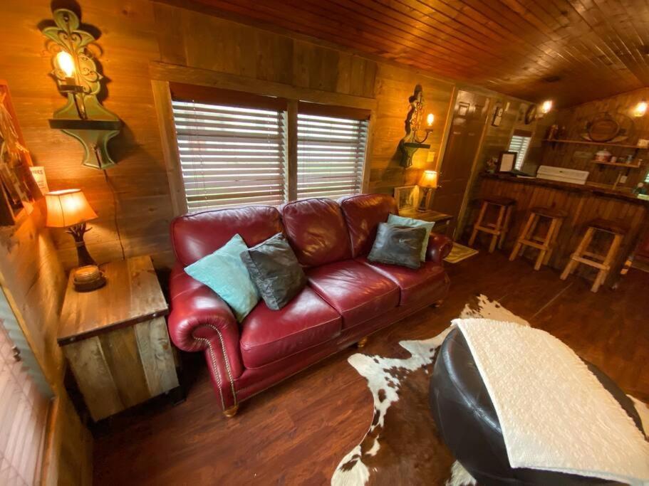 8Th St. Cowboy Haus I Biker Friendly I River Bandera Εξωτερικό φωτογραφία